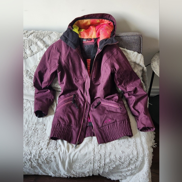 Oakley xs ski jacket.. covers bum - Picture 2 of 5